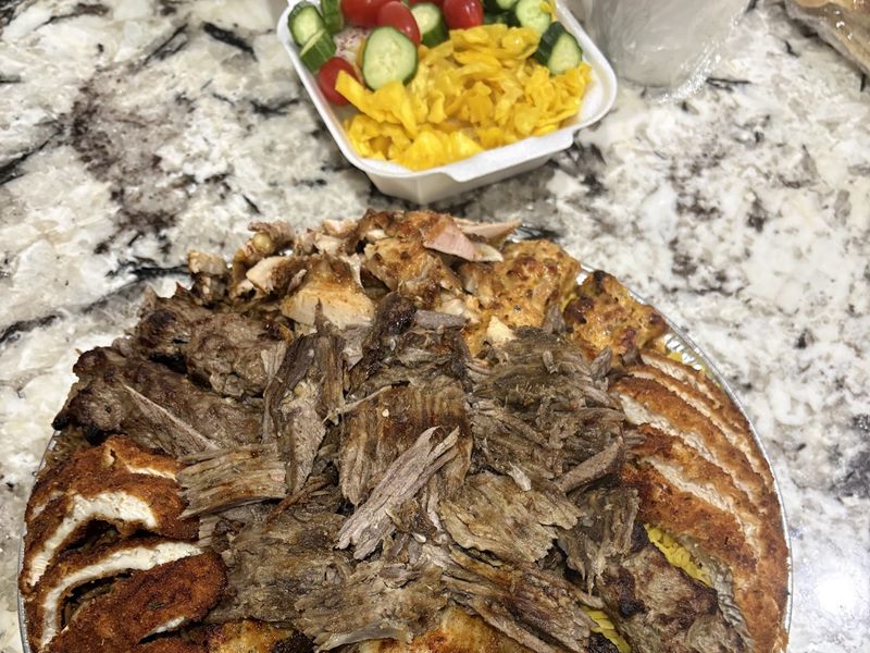 Al Nejoum Restaurant food